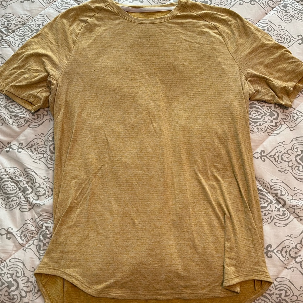 LULU LEMON Men’s shirt Size XL